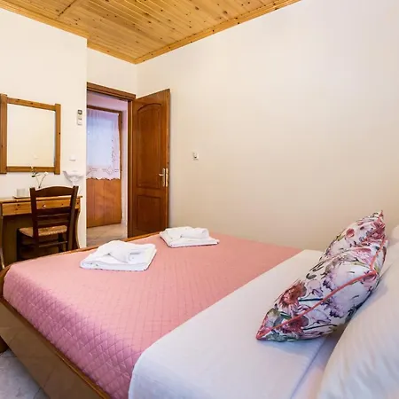 Anthi Apartman Alikí